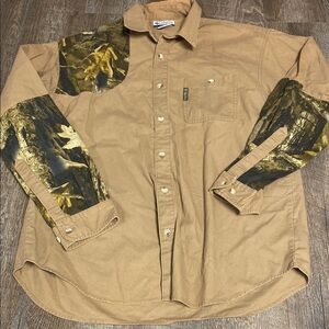 Men’s Columbia Tan Button-Up Shirt with Camouflage Sleeves Medium